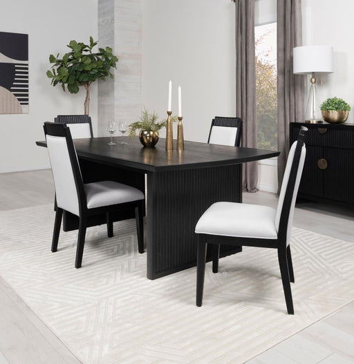 Brookmead 5-Piece Rectangular Dining Set With 18″ Removable Extension Leaf Black