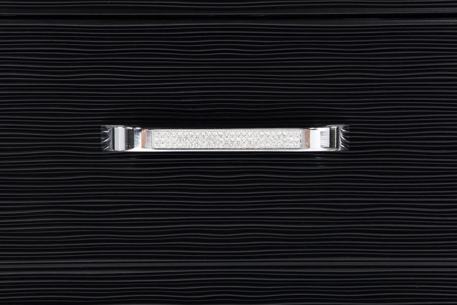 Cappola Rectangular 5-drawer Chest Silver and Black