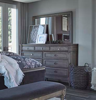 Alderwood 5-Piece Eastern King Bedroom Set French Grey